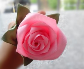 Diy ribbon roses, how to make satin ribbon roses